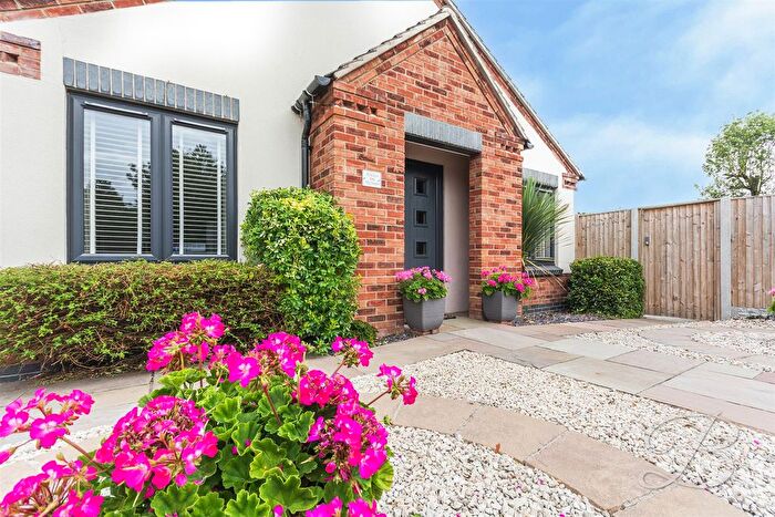 3 Bedroom Detached Bungalow For Sale In The Acorns, Bilsthorpe, Newark, NG22