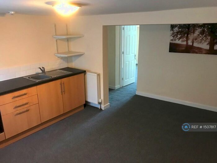 Studio To Rent In East Parade, Harrogate, HG1