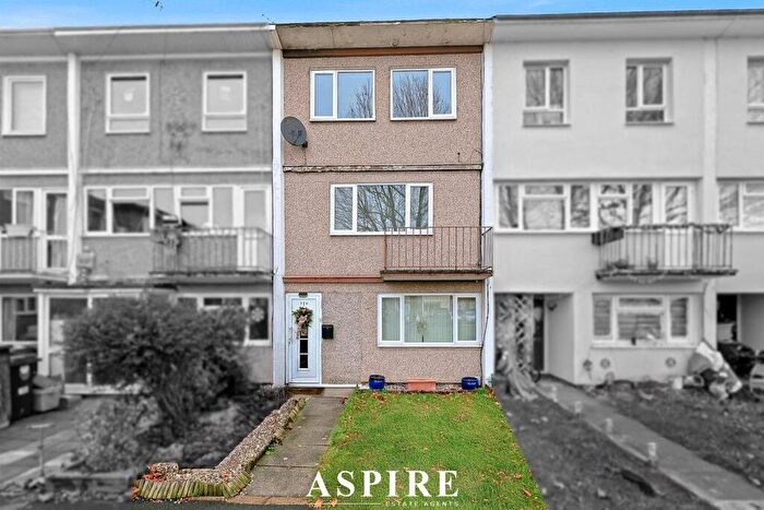 3 Bedroom Terraced House For Sale In Long Riding, Basildon, SS14