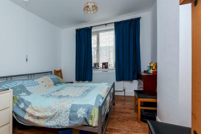 3 Bedroom End Of Terrace House For Sale In Clough Street, Rotherham, S61