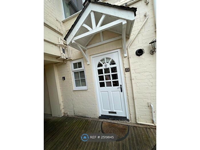 2 Bedroom Flat To Rent In Victoria Road, Great Malvern, WR14