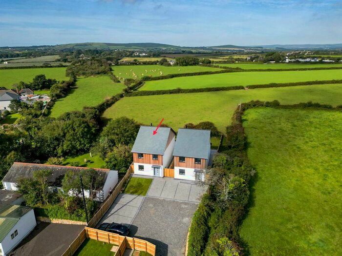 4 Bedroom Detached House For Sale In Crowntown, Helston, TR13