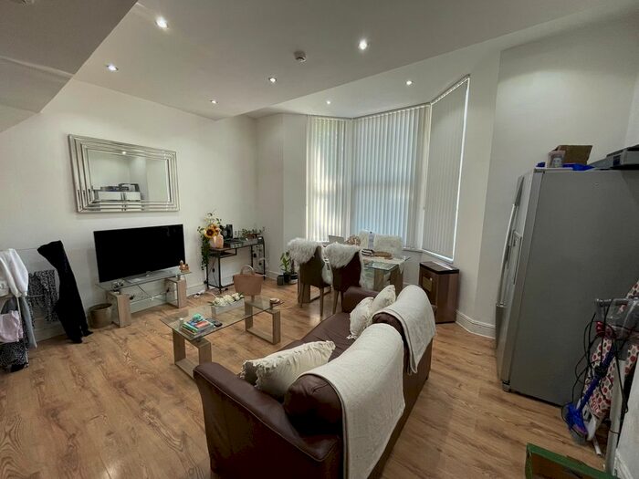 1 Bedroom Flat To Rent In Richmond Road, Cardiff, CF24