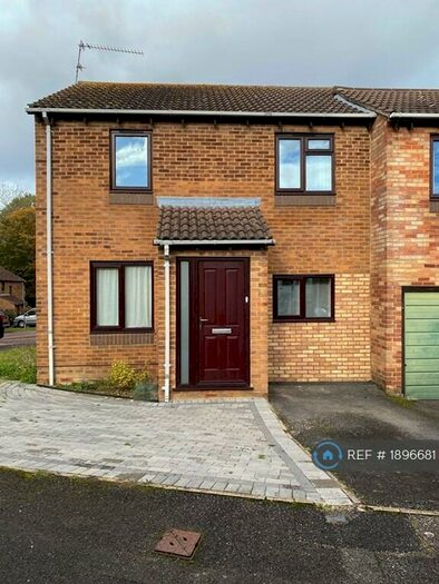 3 Bedroom End Of Terrace House To Rent In Ravenglass Close, Lower Earley, Reading, RG6