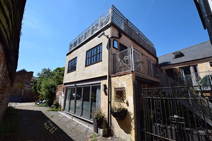 2 Bedroom Apartment To Rent In Lenten Street, Alton, Hampshire, GU34