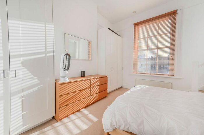 1 Bedroom Flat To Rent In Old Brompton Road, South Kensington, London, SW7