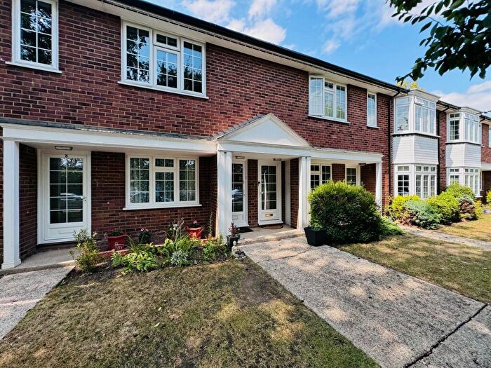 2 Bedroom Apartment To Rent In Cranbrook Court Fleet, GU51