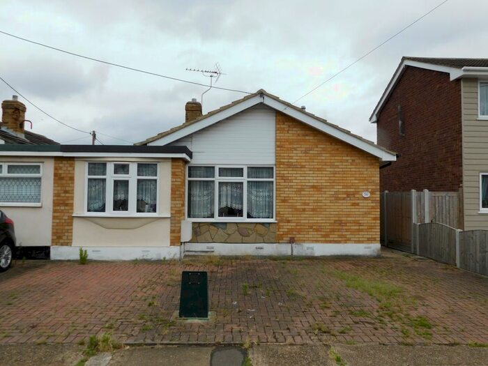 2 Bedroom Semi-Detached Bungalow To Rent In Vaagen Road, Canvey Island, SS8