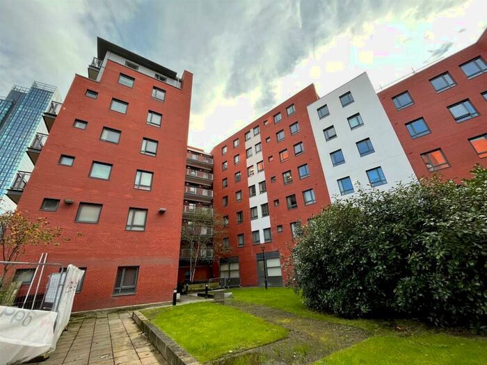 2 Bedroom Flat To Rent In City Gate IIl, Blantyre Street, Castlefield, M15