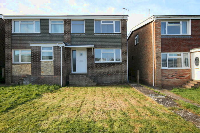 3 Bedroom Semi-Detached House To Rent In Fairmount Drive, Newport, PO30