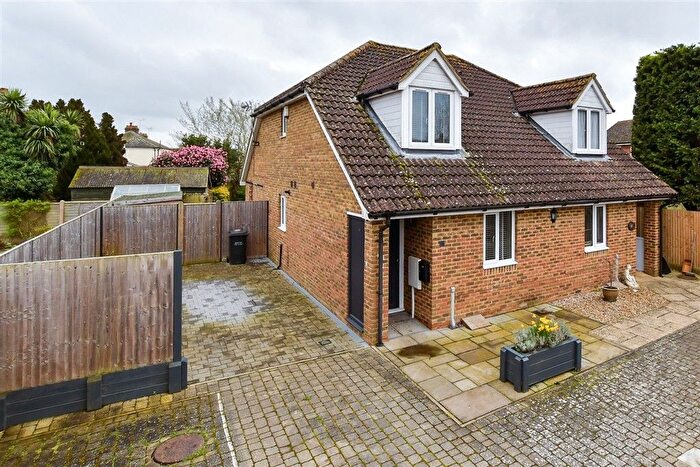 3 Bedroom Semi Detached House For Sale In The Old Dairy, East Peckham, Tonbridge, Kent, TN12