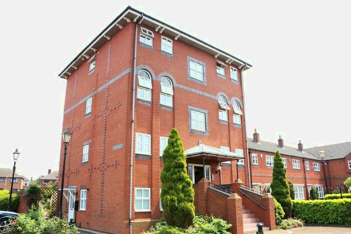 3 Bedroom Flat To Rent In Lye Corner, Bedworth, CV12