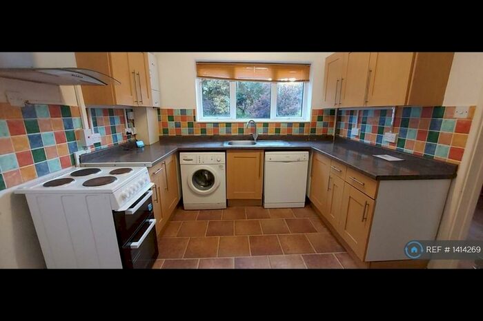 3 Bedroom Semi-Detached House To Rent In Scotsdowne Road, Cambridge, CB2