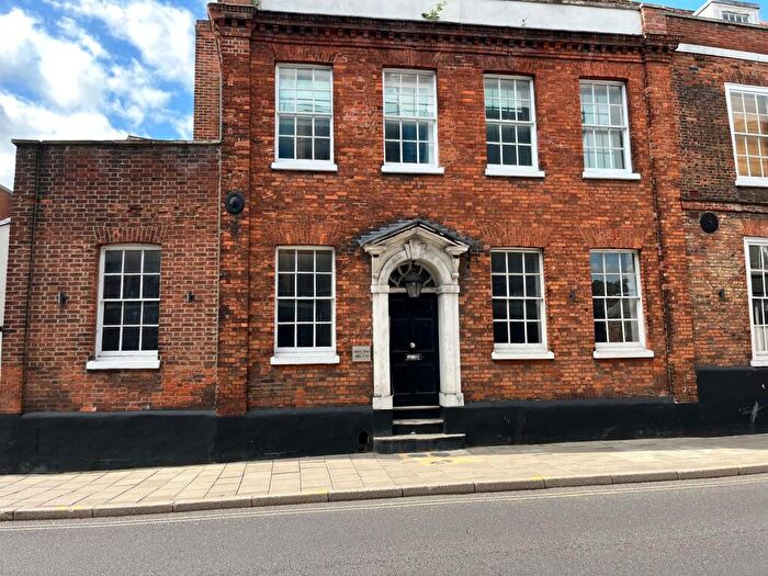 2 Bedroom Flat To Rent In Queen Street, Colchester, CO1