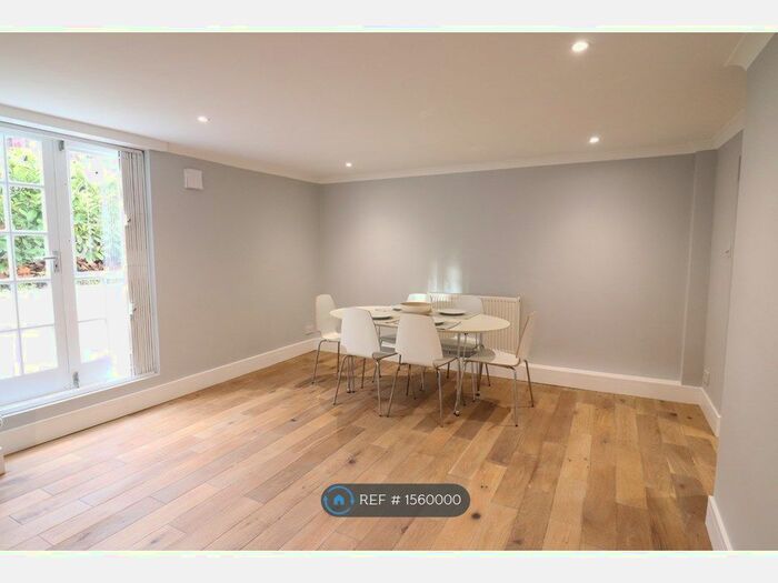 2 Bedroom Flat To Rent In Queensbridge Road, London, E2
