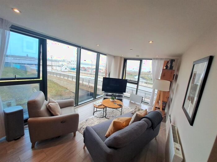 2 Bedroom Flat To Rent In Jesse Hartley Way, Liverpool, L3