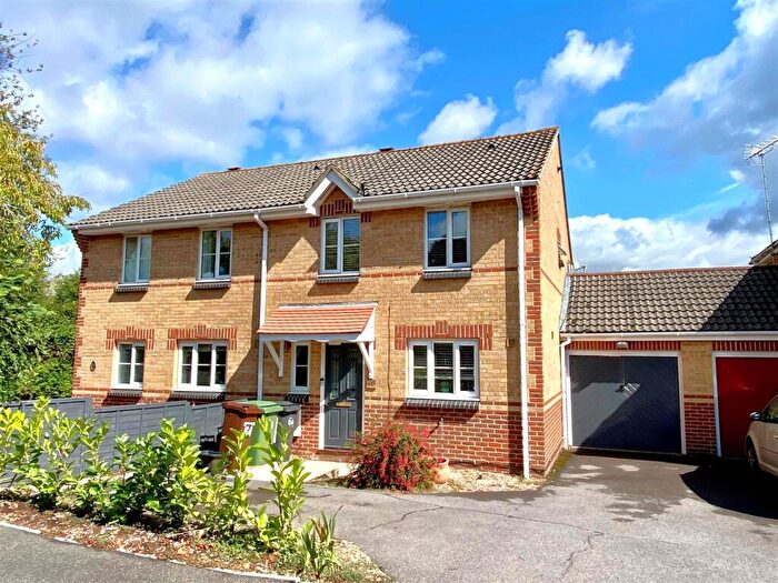 3 Bedroom Semi-Detached House For Sale In Saffron Way, Whiteley, PO15