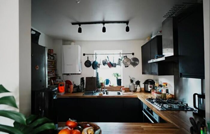 3 Bedroom Terraced House To Rent In Upper Gardner Street, Brighton, BN1
