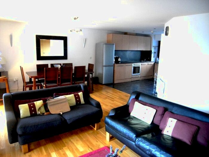 3 Bedroom Flat To Rent In Islington Gates, Newhall Street, Birmingham, B3