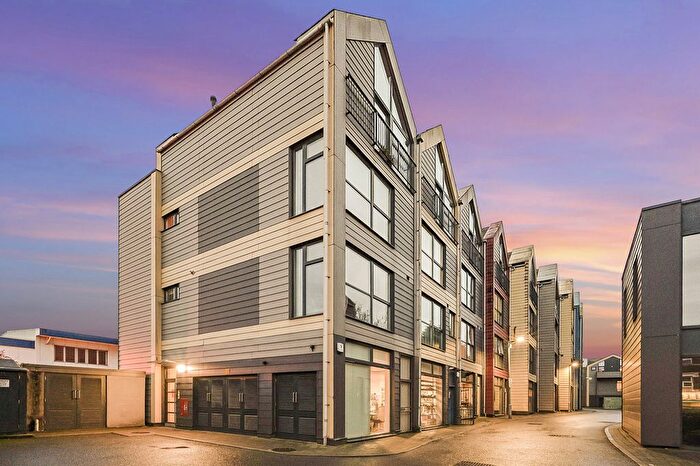 2 Bedroom Flat For Sale In Willow House, Dragonfly Place, London, SE4