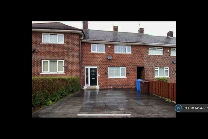 4 Bedroom Terraced House To Rent In Manor Park Rise, Sheffield, S2