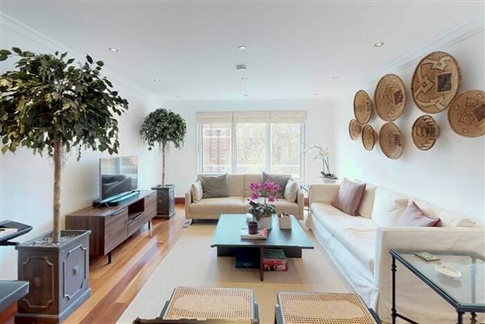 2 Bedroom Flat To Rent In Montrose Court, Princes Gate, London, SW7