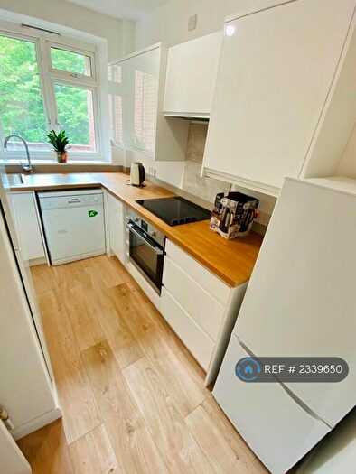 2 Bedroom Flat To Rent In Neckinger Estate, London, SE16