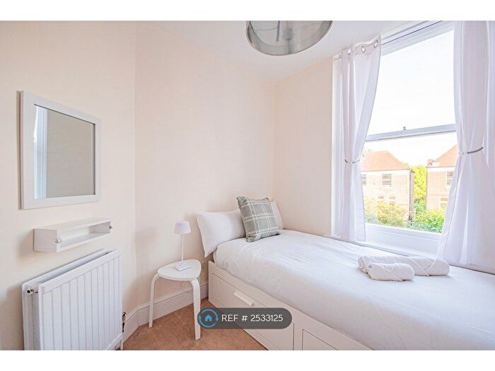 2 Bedroom Flat To Rent In Canfiled Gardens, London, NW6