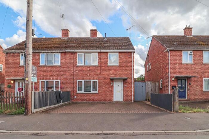 3 Bedroom Semi Detached House To Rent In Queen Elizabeth Avenue, PE30