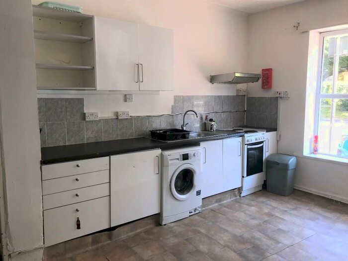 Studio To Rent In System Street, Cardiff(City), CF24