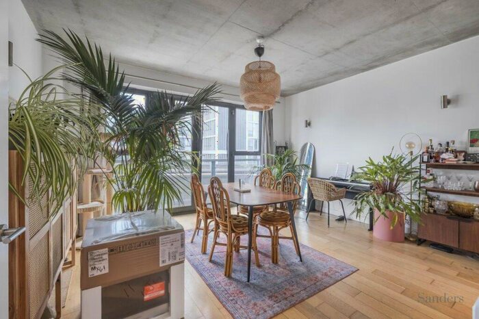 2 Bedroom Flat To Rent In Kingsland Road, Hackney, London, E2