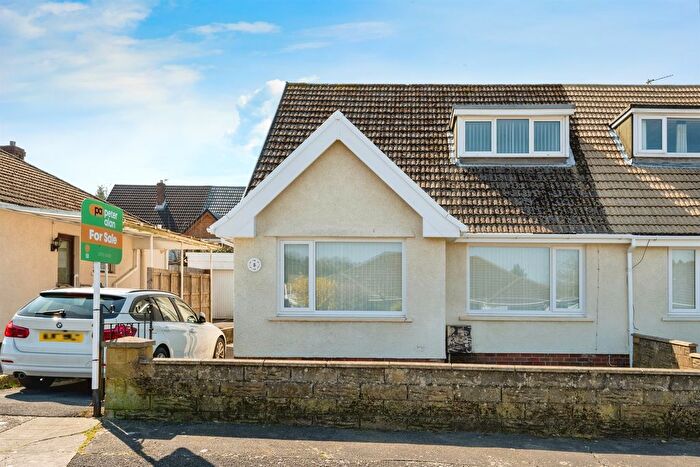 3 Bedroom Semi-Detached Bungalow For Sale In St. Peters Avenue, Fforestfach, Swansea, SA5