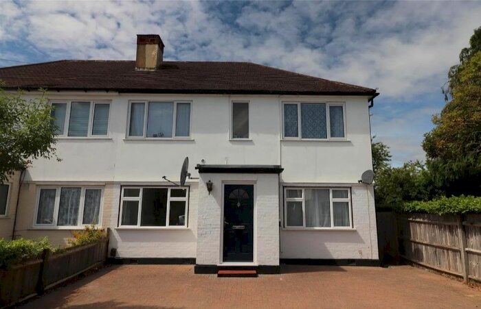 2 Bedroom Flat To Rent In Fairfield Drive, Harrow, Greater London, HA2