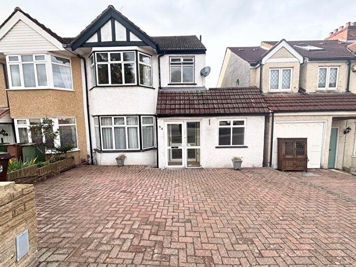 4 Bedroom Semi Detached House To Rent In Cambridge Road, Carshalton, SM5