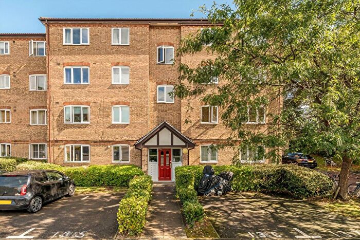 1 Bedroom Flat To Rent In Varsity Drive, Twickenham, TW1