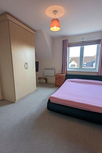 2 Bedroom Flat For Sale In Hollybrook Park, Bristol, Somerset, BS15