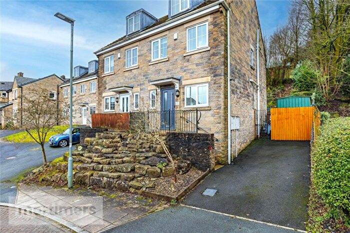 4 Bedroom Semi Detached House For Sale In Weavers Mews, Darwen, Lancashire, BB3