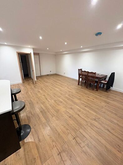 3 Bedroom Flat For Sale In Ashburnham Road, Bedford, Bedfordshire, MK40