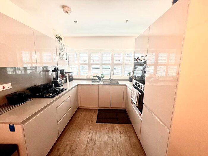 4 Bedroom House To Rent In Ash Tree Close, Orpington, BR6