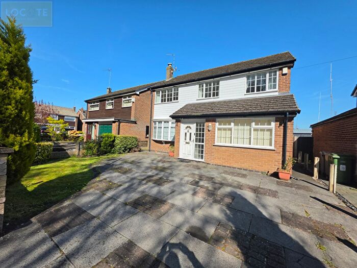 4 Bedroom Detached House For Sale In Braemar Avenue, Flixton, M41