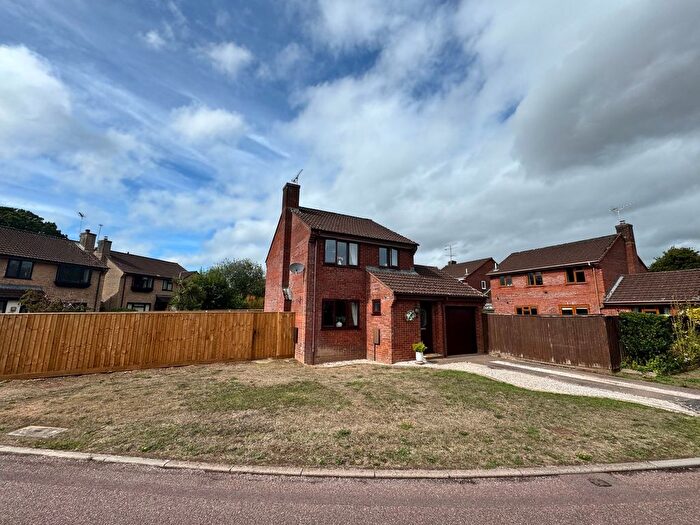 3 Bedroom Detached House For Sale In Bluebell Avenue, Tiverton, EX16