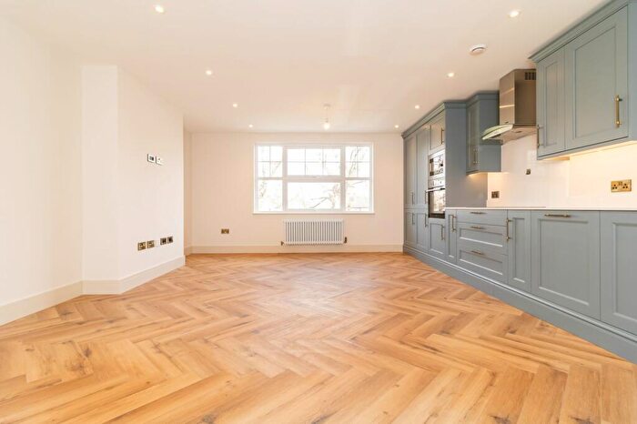 2 Bedroom Duplex For Sale In The Green, Surrey, CR6