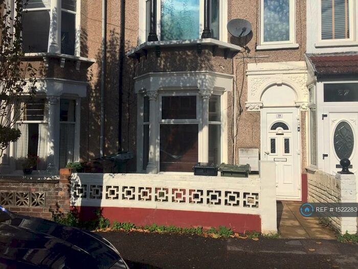 2 Bedroom Flat To Rent In Glenthorne Road, London, E17