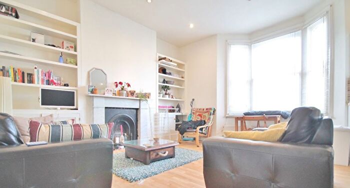 2 Bedroom Flat To Rent In Freegrove Road, London, N7
