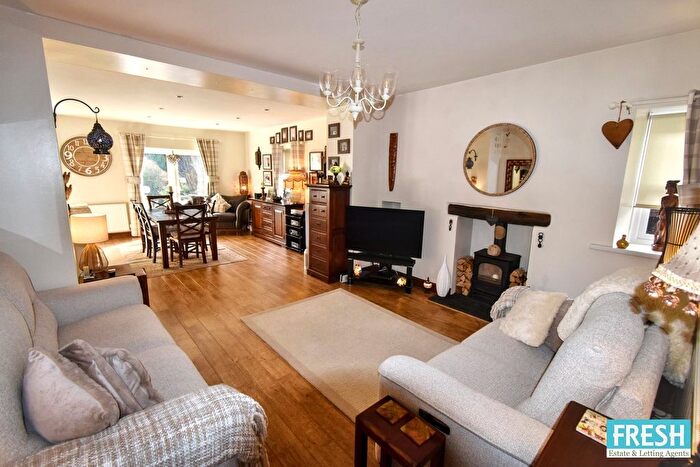 4 Bedroom Detached House For Sale In Gelligron Road, Pontardawe, Swansea, SA8