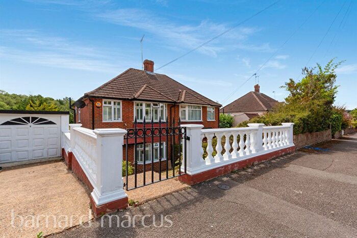 3 Bedroom Semi Detached House For Sale In Hyde Road, South Croydon, CR2