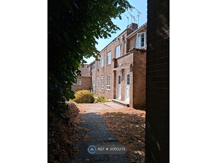 2 Bedroom Flat To Rent In Orchard Mead, Ringwood, BH24