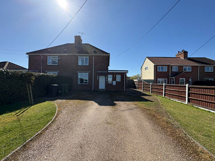 3 Bedroom Semi-Detached House For Sale In School Road, Bracon Ash, Norwich, Norfolk, NR14