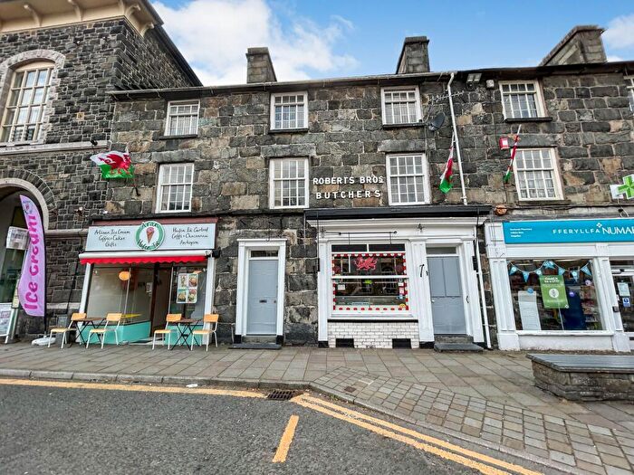 4 Bedroom Flat For Sale In & Eldon Row, LL40