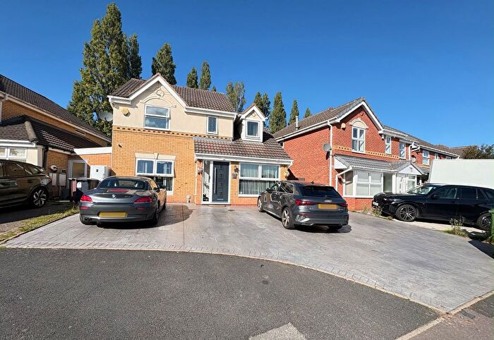 5 Bedroom Property To Rent In Constantine Way, Bilston, WV14